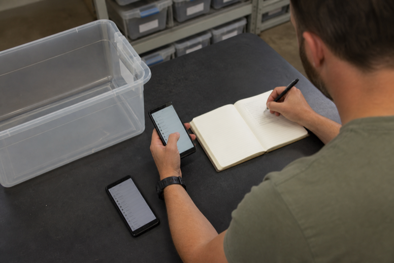 Keeper comparing two generic reptile app workflows